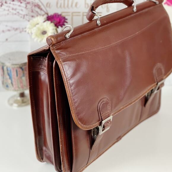 McKlein Vintage Leather Messenger/Laptop Computer Bag - Picture 7 of 15